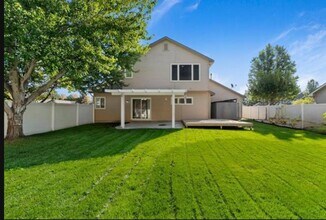 5073 N Dove Ridge Pl in Meridian, ID - Building Photo - Building Photo