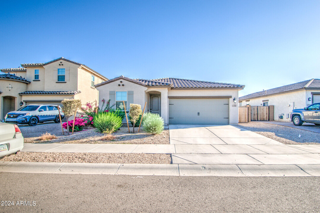 17163 W Hadley St in Goodyear, AZ - Foto de edificio