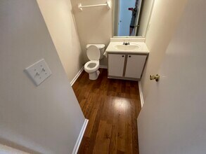 104 Waterview Dr, Unit Condo with private garage in Hendersonville, TN - Building Photo - Building Photo