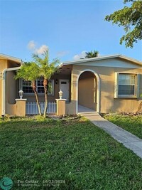 9431 NW 24th Pl in Pembroke Pines, FL - Foto de edificio - Building Photo