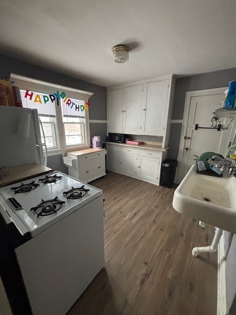 3076 N Bartlett Ave in Milwaukee, WI - Foto de edificio - Building Photo