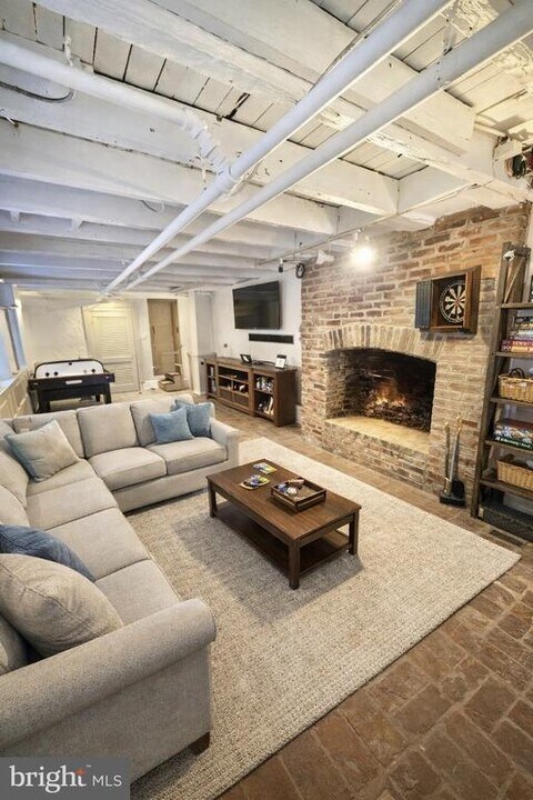 119 Prince St in Alexandria, VA - Building Photo