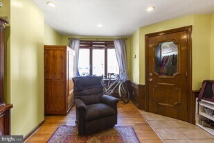 3285 Chatham St in Philadelphia, PA - Building Photo