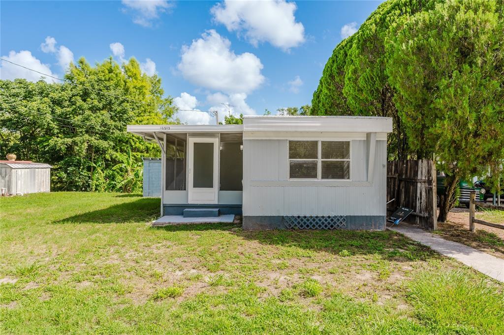 18579 SE 26th St in Ocklawaha, FL - Building Photo