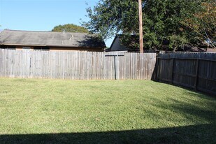 2015 Lazy Ln in Missouri City, TX - Building Photo