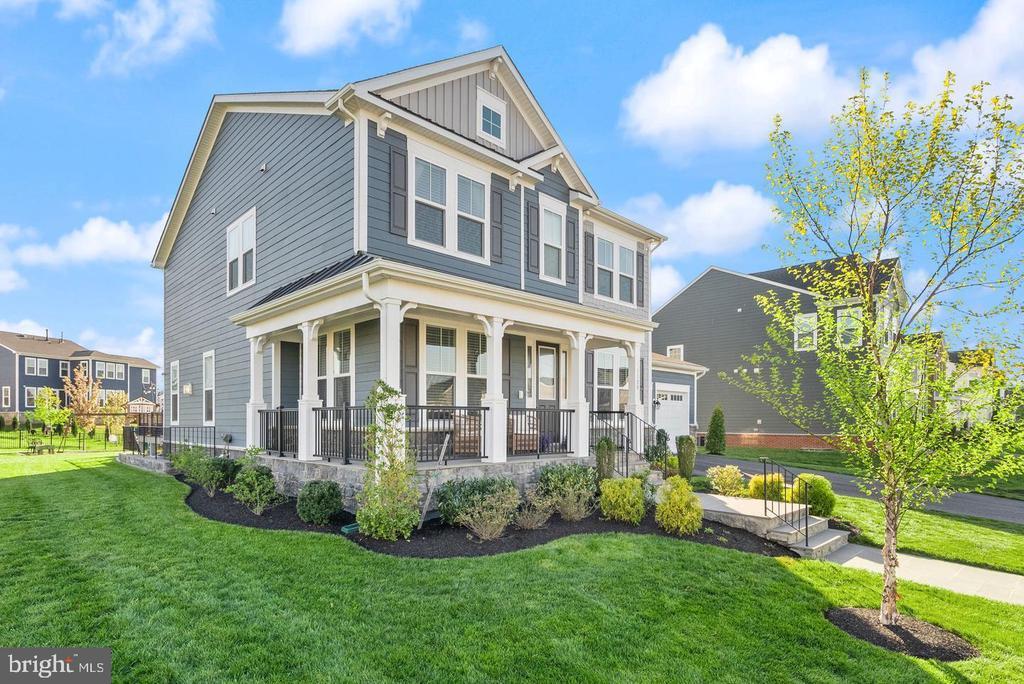 1108 Coubertin Dr SE in Leesburg, VA - Building Photo