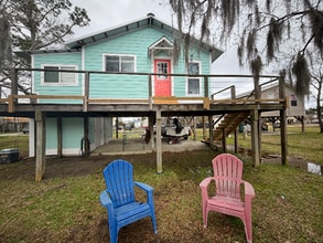 4099 Shark St in Bay St. Louis, MS - Foto de edificio - Building Photo