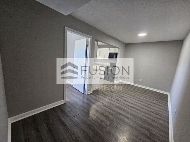 400 NW 65th Ave in Margate, FL - Foto de edificio - Building Photo