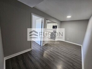 400 NW 65th Ave in Margate, FL - Foto de edificio - Building Photo