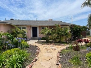 968 Corte Maria Ave in Chula Vista, CA - Foto de edificio - Building Photo