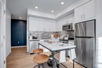 Martingale Apartments in Lacey, WA - Foto de edificio - Building Photo