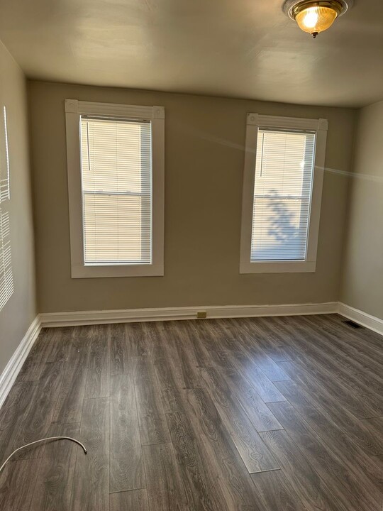 805 N Milton Ave in Baltimore, MD - Building Photo