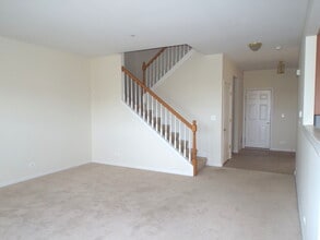 1463 Yellowstone Dr in Streamwood, IL - Building Photo - Building Photo