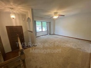 12725 S Raintree Dr in Olathe, KS - Building Photo - Building Photo