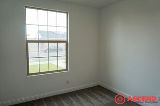 9215 Blossom Crk Dr in Shafter, CA - Foto de edificio - Building Photo