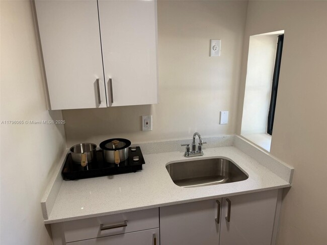 property at 750 S 61st Terrace