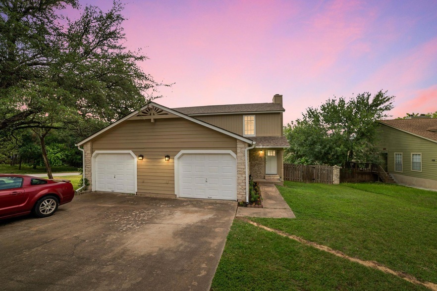 387 Fantail Loop, Unit A in Lakeway, TX - Building Photo