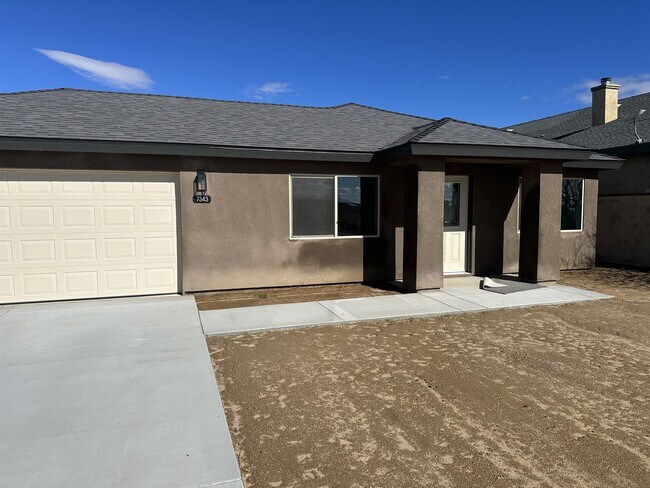 7343 Dogwood Ave in California City, CA - Building Photo - Building Photo