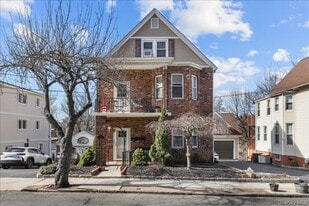 7 Oak Ave in Tuckahoe, NY - Building Photo