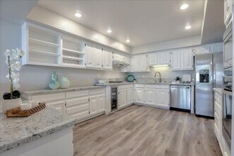 218 Altura Vista in Los Gatos, CA - Foto de edificio - Building Photo