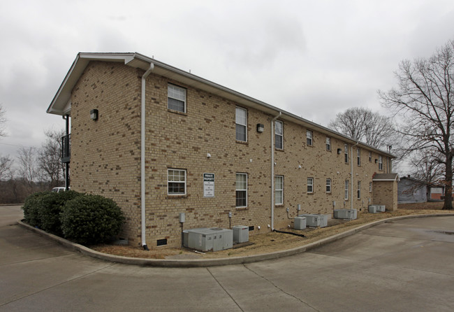 Hickory Place Apartments in Madison, TN - Building Photo - Building Photo