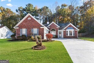 2049 Manor Oak Ln in Buford, GA - Building Photo