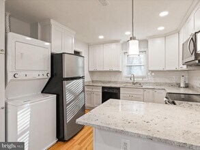 5883 Blaine Dr in Alexandria, VA - Building Photo - Building Photo