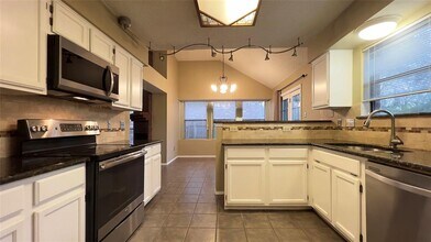 15013 Natural Spring Way in Austin, TX - Building Photo - Building Photo