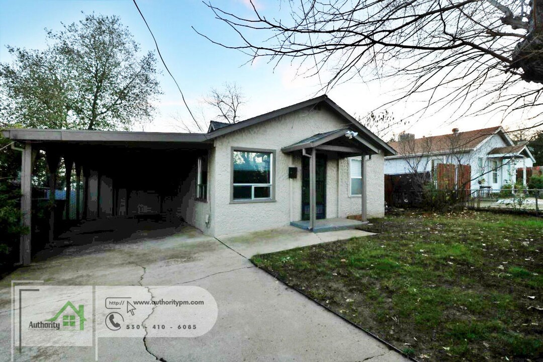 1731 Henry Ave in Redding, CA - Building Photo