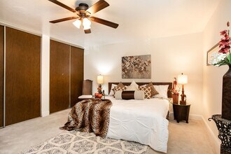 5400 Mountain Blvd in Oakland, CA - Building Photo - Building Photo