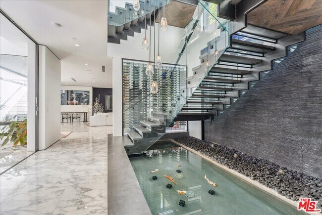 213 S La Peer Dr in Beverly Hills, CA - Building Photo - Building Photo