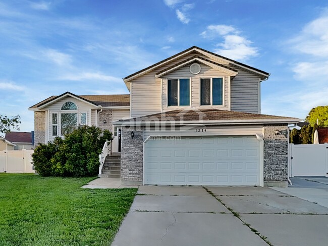 property at 1274 W 2000 N