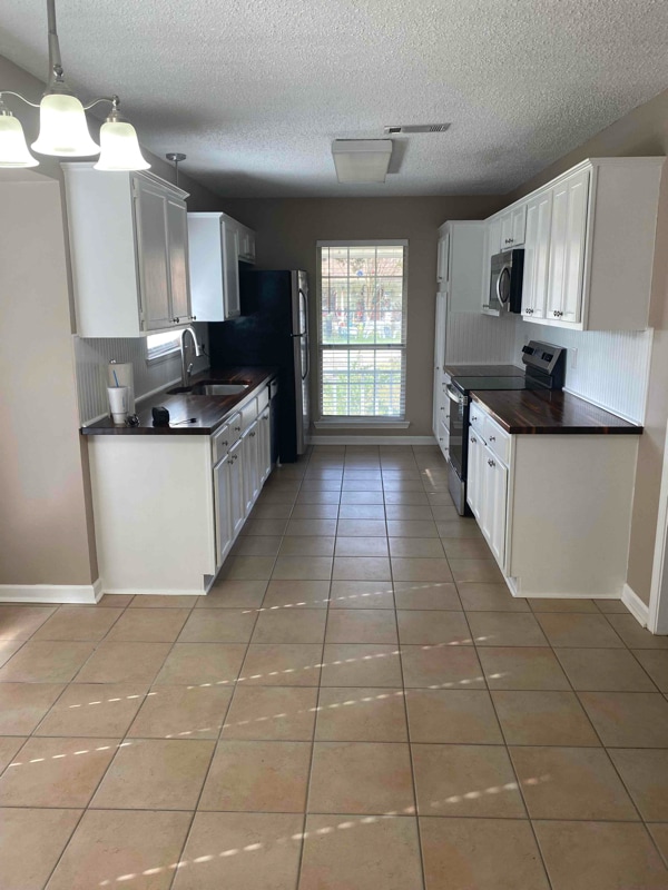 30612 Stephen Dr in Denham Springs, LA - Foto de edificio - Building Photo