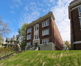 Maple Flats in Kansas City, MO - Building Photo - Building Photo