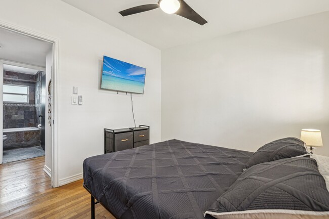 property at 318 E Jersey St