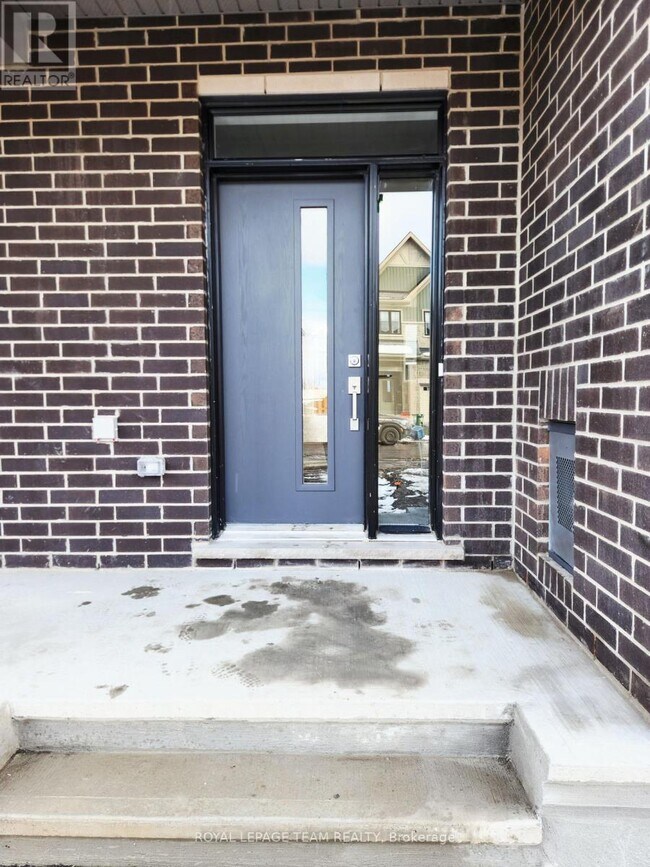 723 Fairline Row in Ottawa, ON - Building Photo - Building Photo