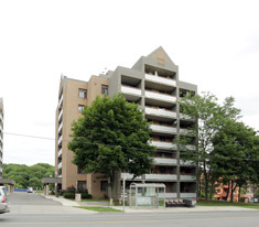 1884-1900 Main St W Apartments