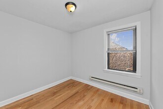 3723 N Pine Grove Ave, Unit W2 in Chicago, IL - Building Photo - Building Photo