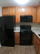 414 Woodview Ln in Hampton, VA - Building Photo - Building Photo