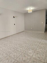8118 NW 200th St in Hialeah, FL - Building Photo - Building Photo