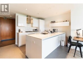 5111 Brighouse Way in Richmond, BC - Building Photo - Building Photo