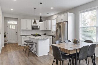 Beacon Ridge in Plymouth, MN - Building Photo - Building Photo