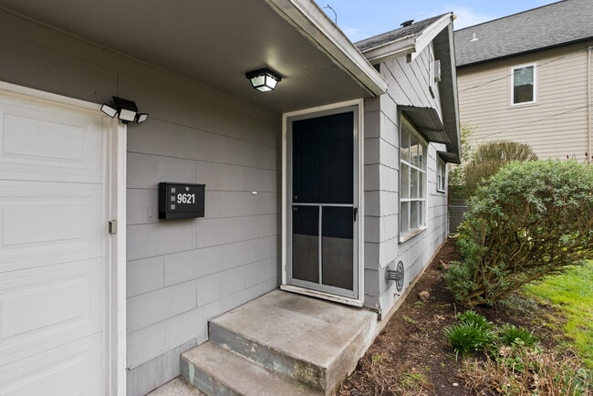 9621 N Pier Park Pl in Portland, OR - Building Photo - Building Photo