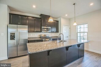14737 Mattawoman Dr in Brandywine, MD - Foto de edificio - Building Photo