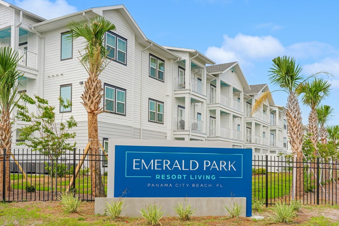 Emerald Park in Panama City, FL - Building Photo