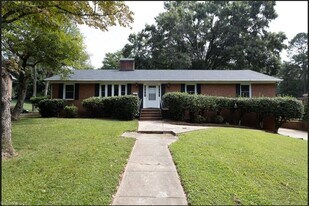 2530 Merrimont Dr NW in Winston-Salem, NC - Building Photo