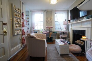 1 Champney Pl, Unit 2 in Boston, MA - Building Photo