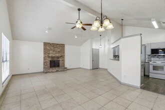6315 Forest Village in San Antonio, TX - Building Photo - Building Photo