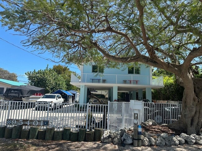 95401 Overseas Hwy in Key Largo, FL - Building Photo - Building Photo