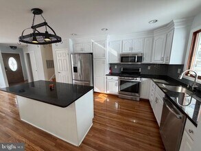 211 Rhode Island Ave in Cherry Hill Township, NJ - Building Photo - Building Photo